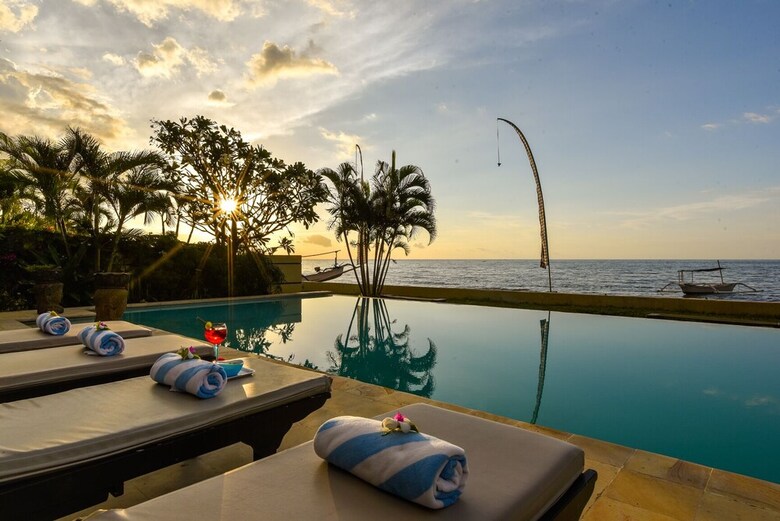 Villa Lovina Beach 1