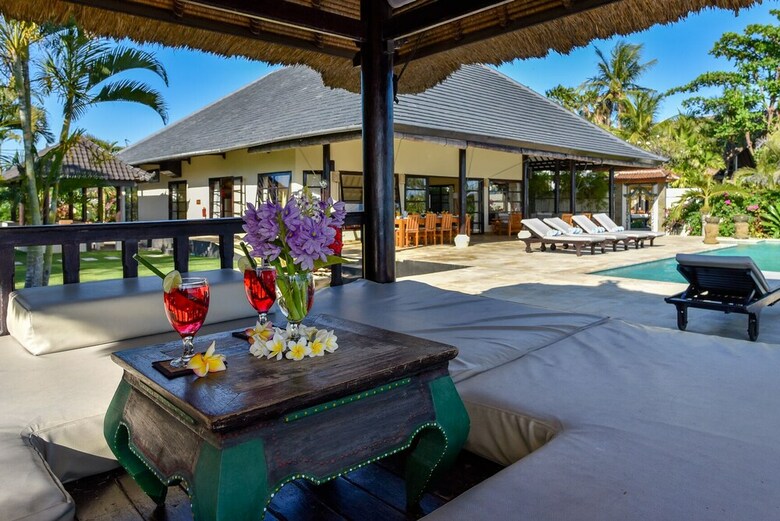 Villa Lovina Beach 1