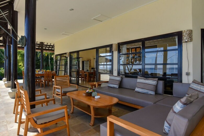 Villa Lovina Beach 1