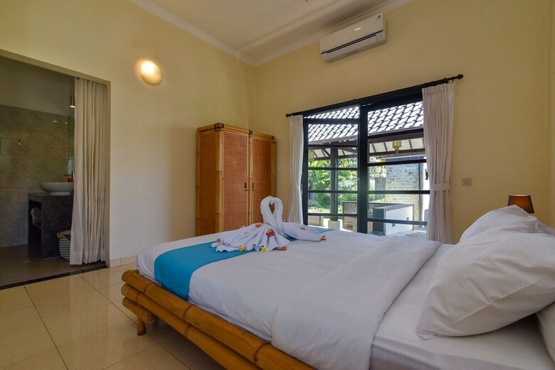Villa Lovina Beach 1