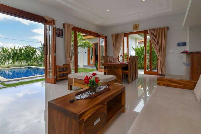 Villa Banyu Riris