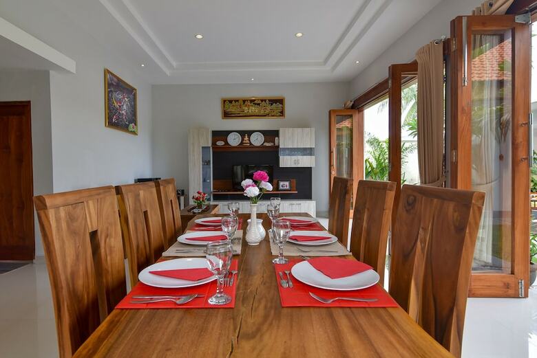 Villa Banyu Riris