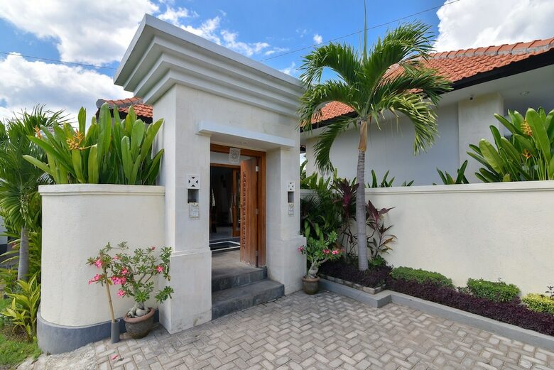Villa Banyu Riris