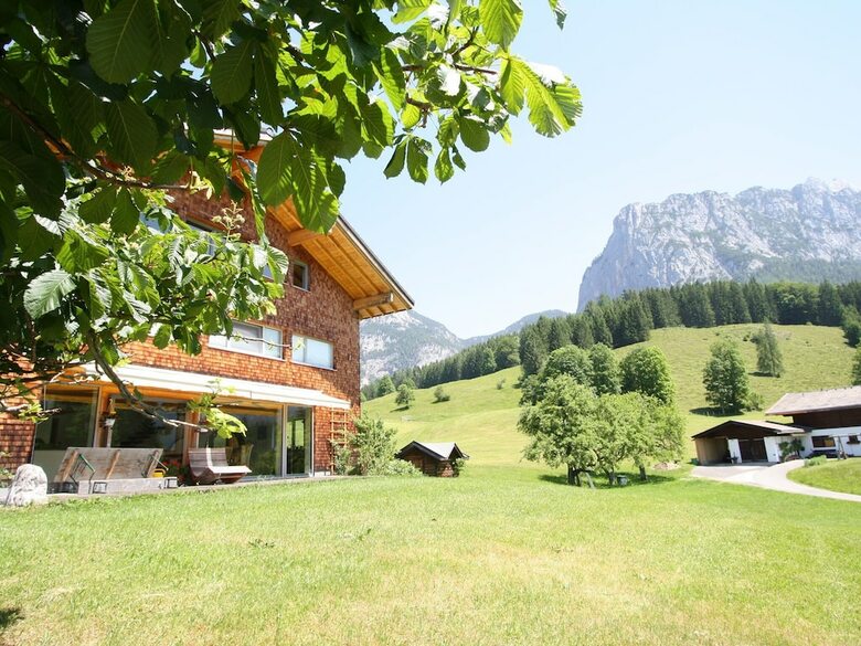 Spacious Apartment In Lofer With Garden