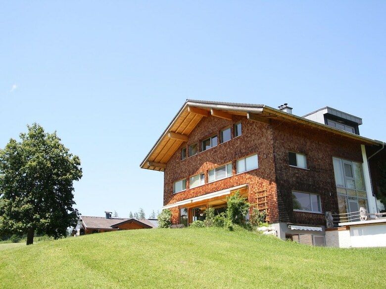 Spacious Apartment In Lofer With Garden