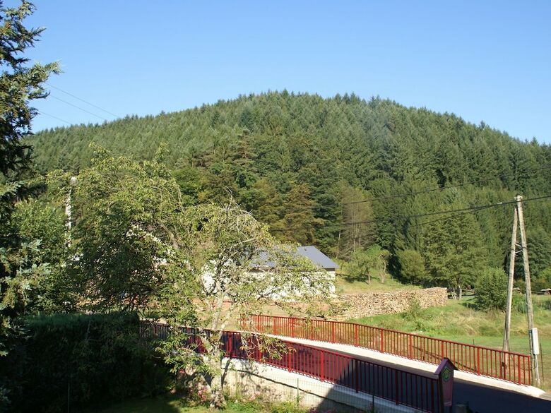 Comfortable Holiday Home With Fenced Garden In Lambach
