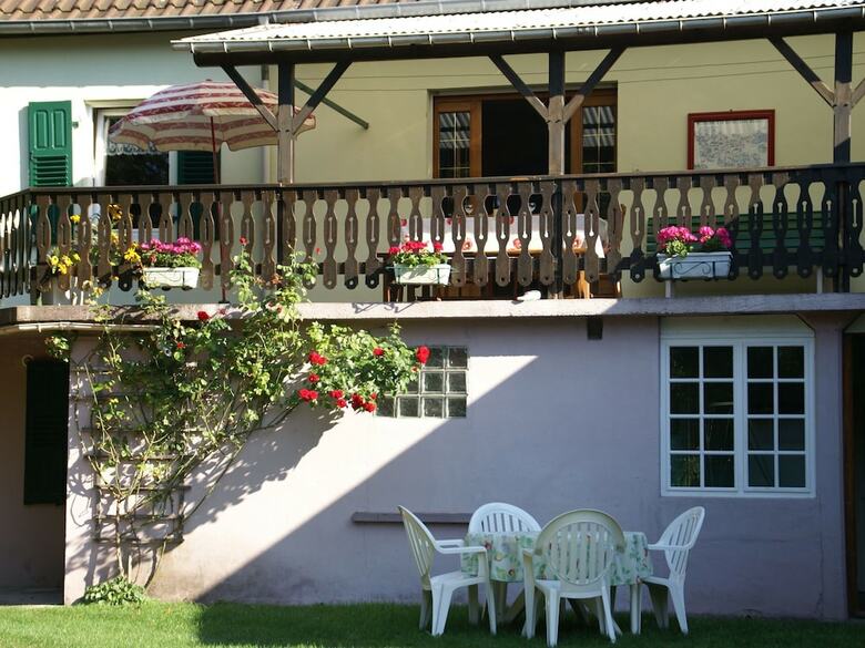 Comfortable Holiday Home With Fenced Garden In Lambach