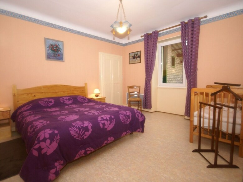 Comfortable Holiday Home With Fenced Garden In Lambach