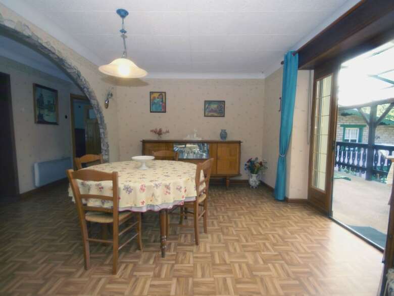 Comfortable Holiday Home With Fenced Garden In Lambach