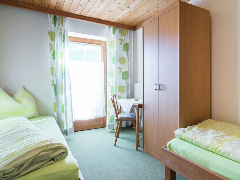 Spacious Apartment Near Ski Area In K�nigsleiten