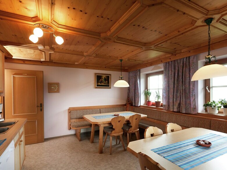 Spacious Apartment Near Ski Area In K�nigsleiten
