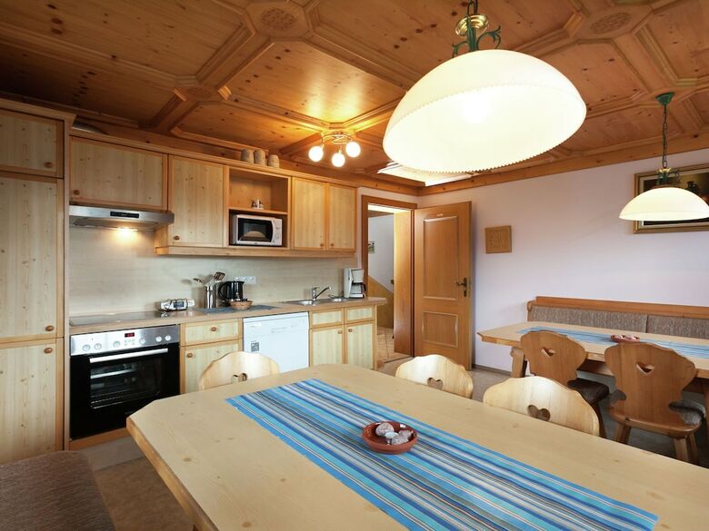 Spacious Apartment Near Ski Area In K�nigsleiten