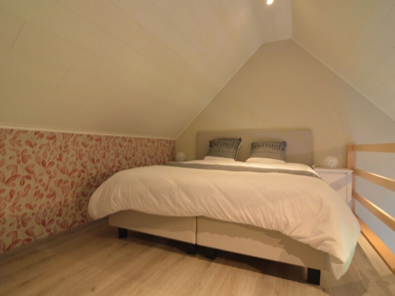 Charming Holiday Home In Peer With Garden