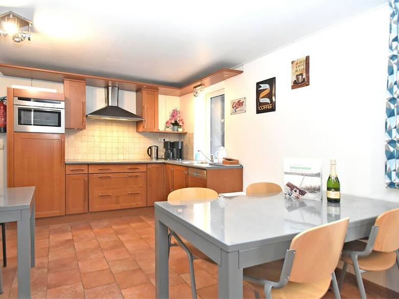 Spacious Apartment In Ober-waroldern With Sauna
