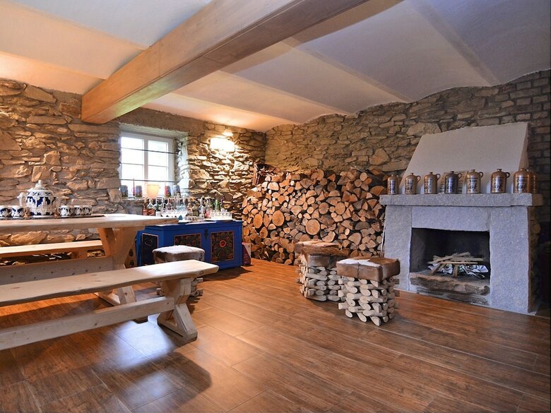 Spacious Villa Near Forest In Buchet