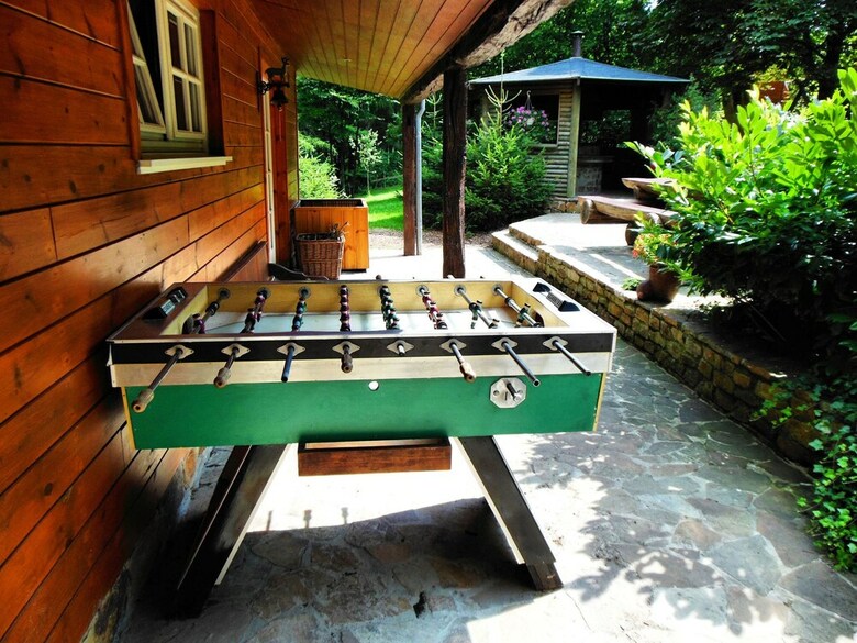 Beautiful Authentic Chalet With Spacious Garden, Covered Barbecue And Private Fish Pond