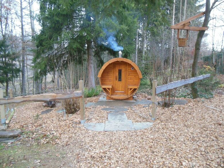 Beautiful Authentic Chalet With Spacious Garden, Covered Barbecue And Private Fish Pond