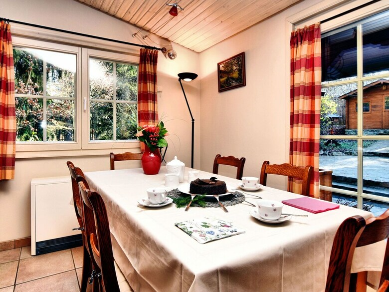 Beautiful Authentic Chalet With Spacious Garden, Covered Barbecue And Private Fish Pond