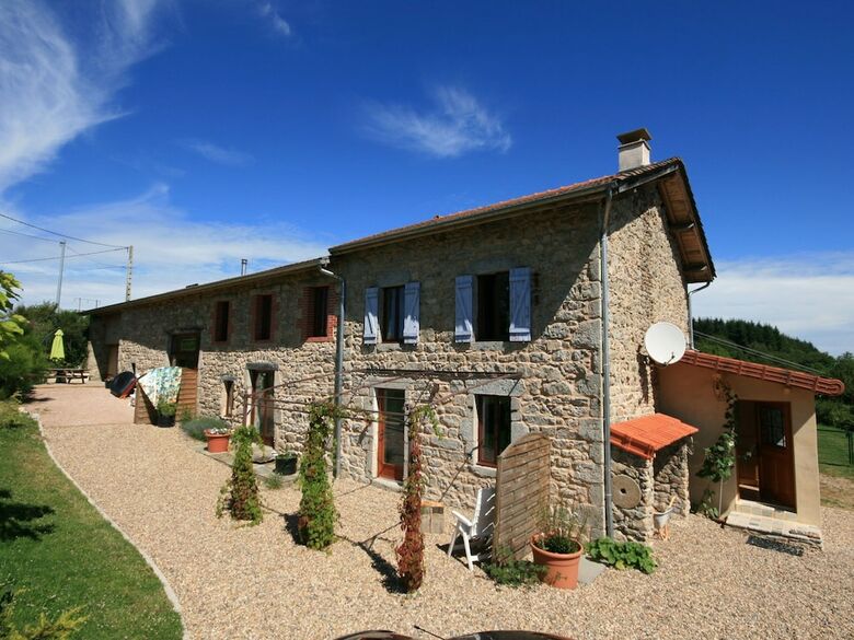 Rustic Holiday Home In Lavoine With Pool Near Lake & Forest