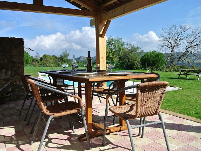 Rustic Holiday Home In Lavoine With Pool Near Lake & Forest