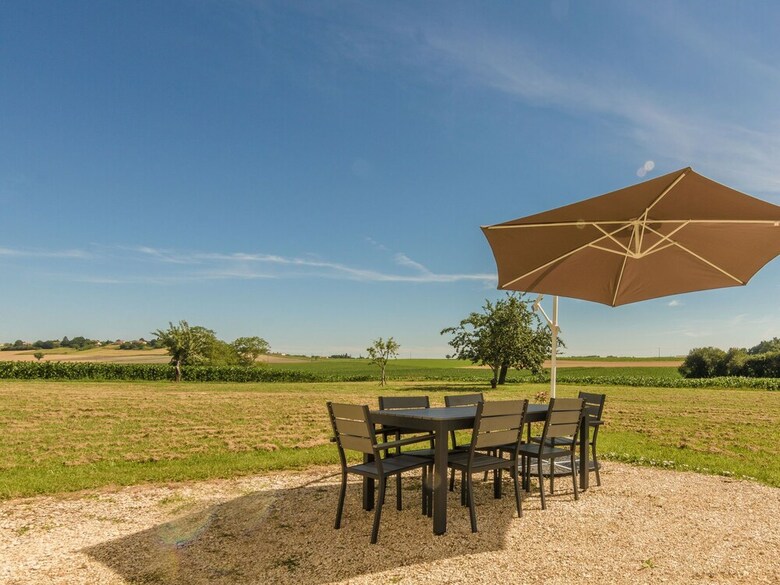 Charming Holiday Home In Aquitaine With Swimming Pool