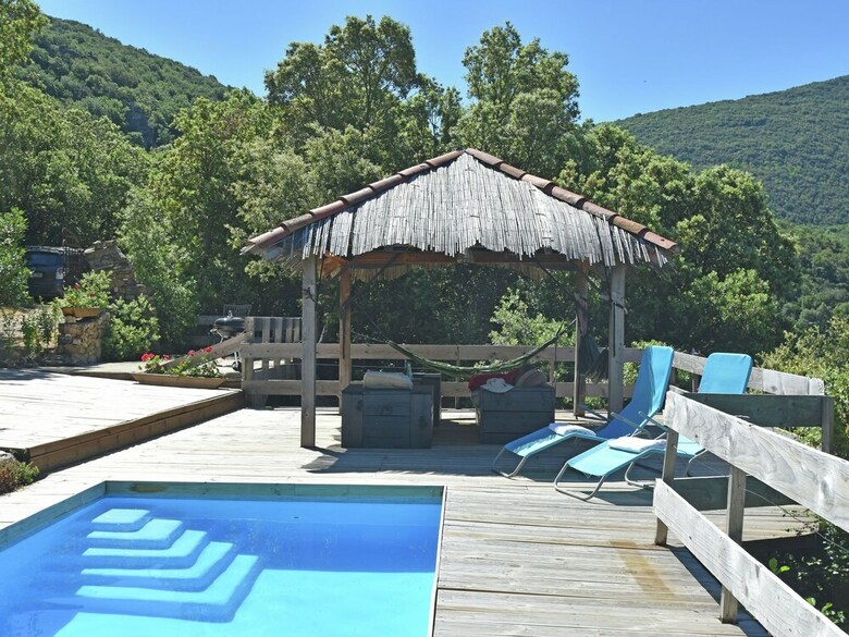 Cozy Villa In Languedoc-roussillon With Private Pool