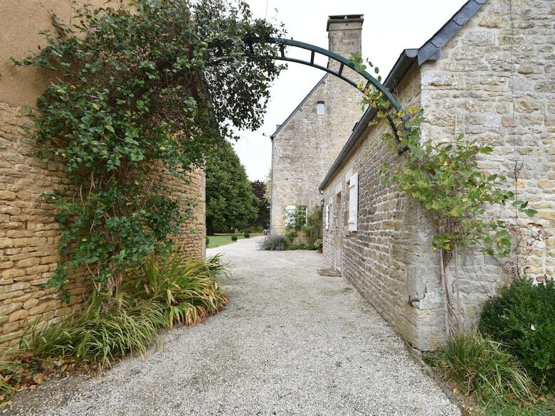 Beautiful Holiday Home With Courtyard In Appeville