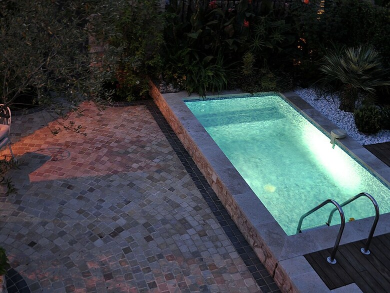 Luxurious Villa In Aix-en-provence With Jacuzzi