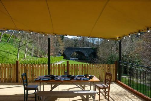 Woodenbridge Hotel & Lodge