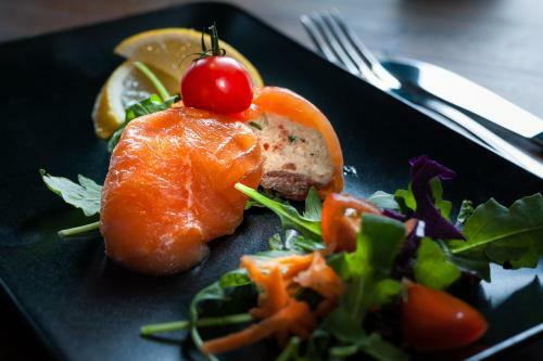 Woodenbridge Hotel & Lodge
