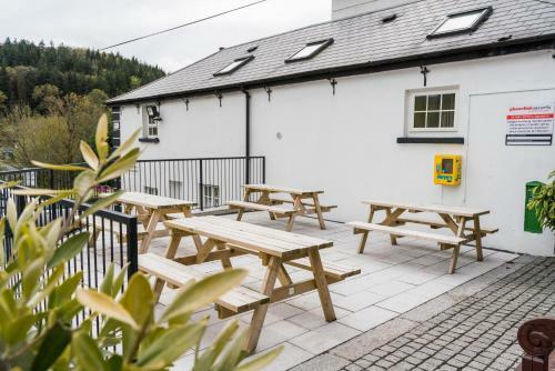 Woodenbridge Hotel & Lodge