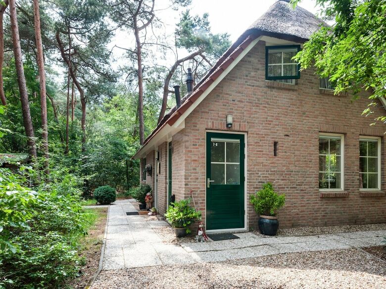 Rustic Holiday Home In Beerze Overijssel With Lush Garden