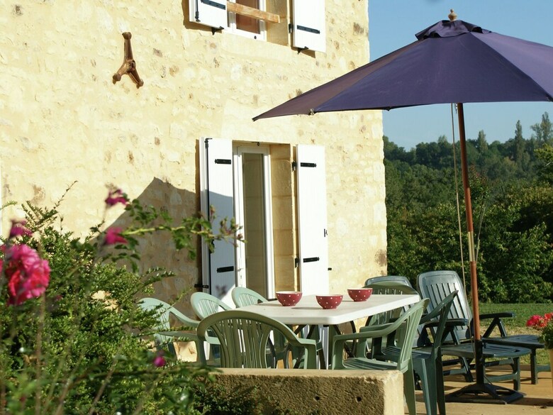 Spacious Holiday Home With Private Swimming Pool In Loubejac