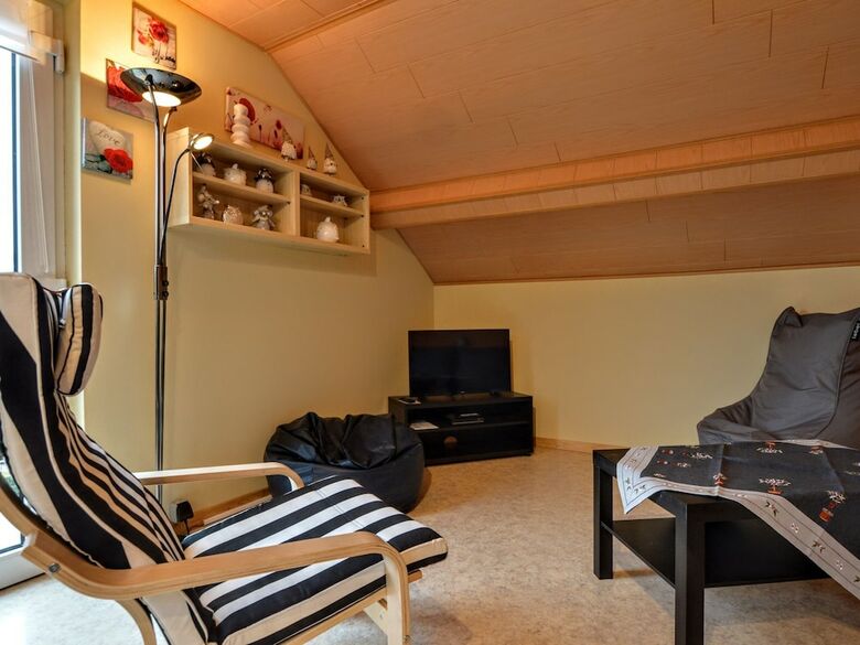Apartamentos Spacious And Well Cared-for Accommodation With Garden, Right In The Ardens