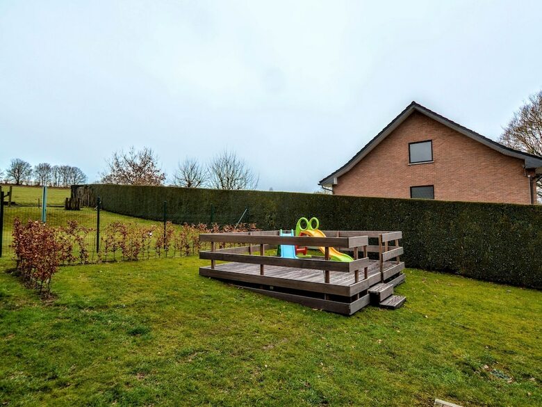 Apartamentos Spacious And Well Cared-for Accommodation With Garden, Right In The Ardens