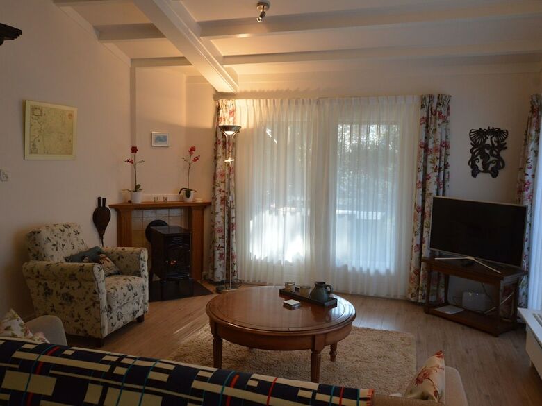 Charming Bungalow In Ambt Delden With Sauna, Garden, Terrace