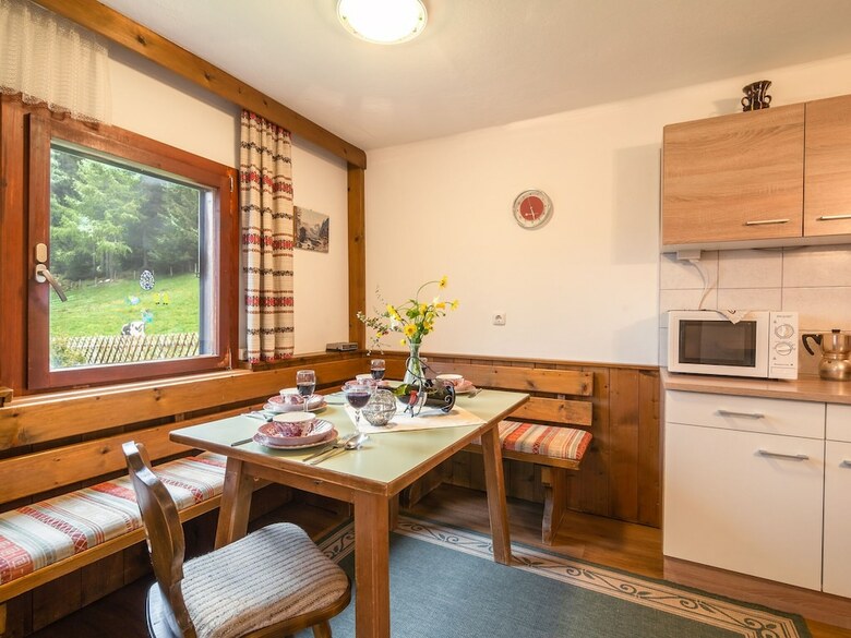 Sunlit Holiday Home With Private Garden In Kalchberg