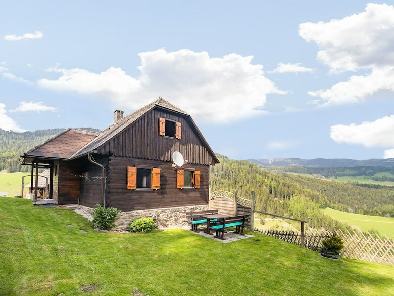 Sunlit Holiday Home With Private Garden In Kalchberg