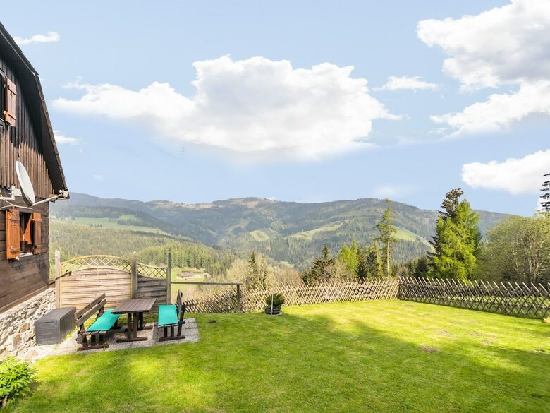Sunlit Holiday Home With Private Garden In Kalchberg