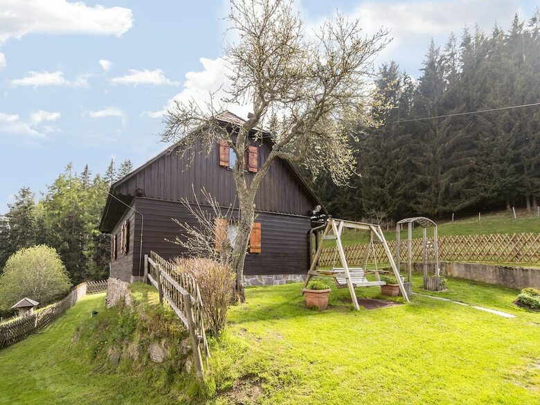 Sunlit Holiday Home With Private Garden In Kalchberg