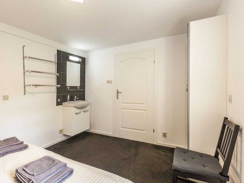 Very Centrally And Peacefully Located, Cosy And Comfortable Group Accomodation