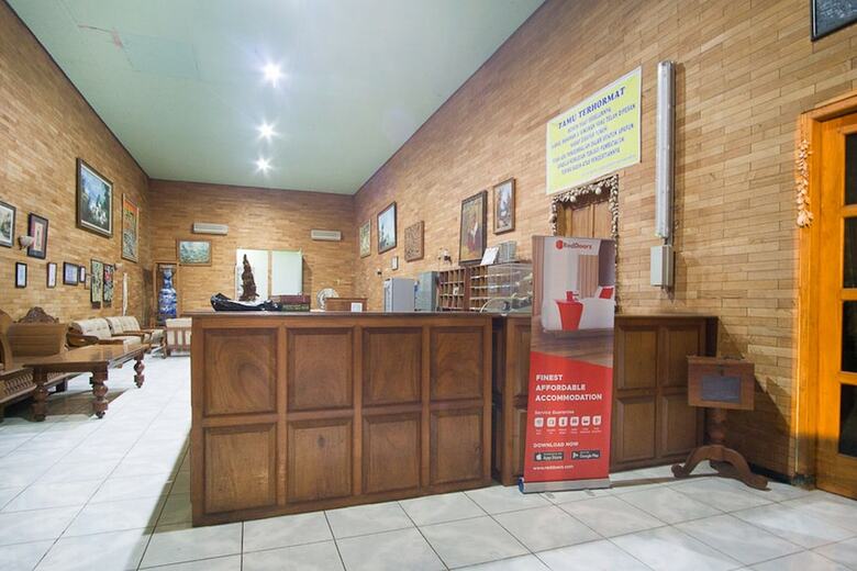 Hotel Reddoorz Plus @ Jalan Raya Pasir Putih