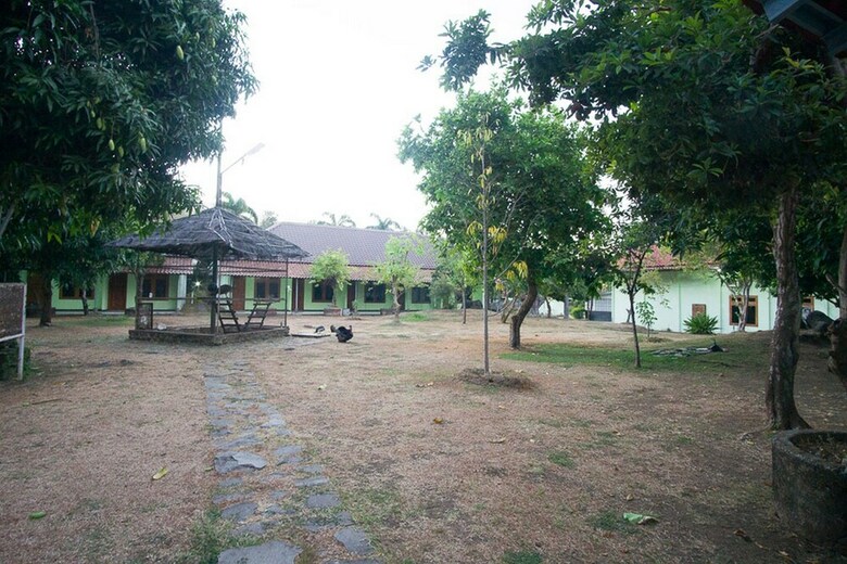 Hotel Reddoorz Plus @ Jalan Raya Pasir Putih