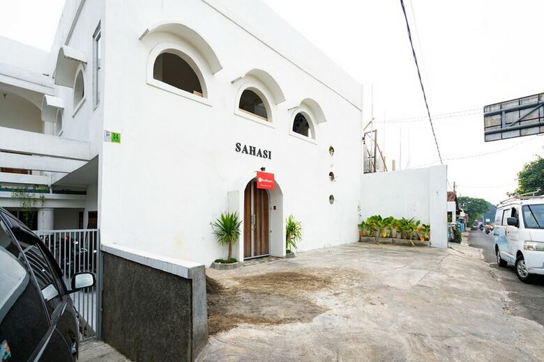 Hotel Reddoorz Near Exit Toll Tanah Baru Bogor