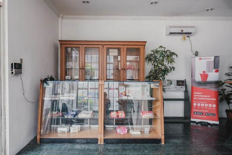 Hotel Reddoorz Plus Near Pelabuhan Merak