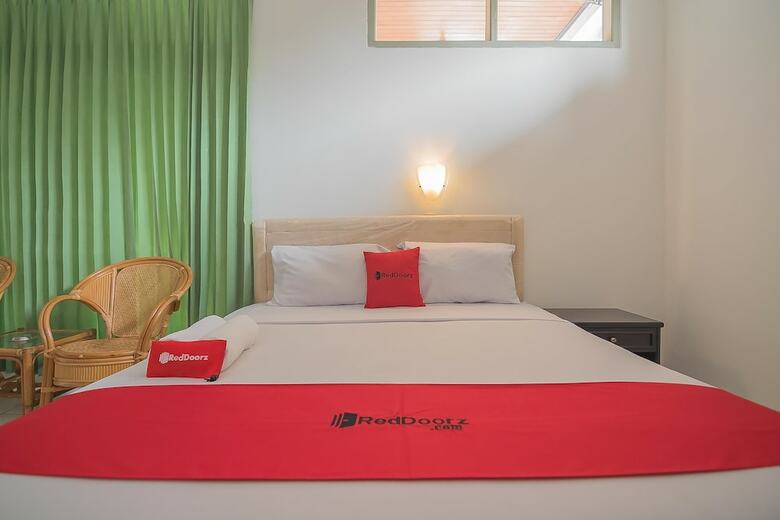 Hotel Reddoorz @ Jalan R.e. Martadinata Sukabumi