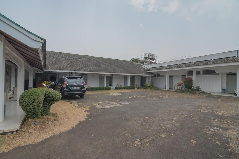 Hotel Reddoorz @ Jalan R.e. Martadinata Sukabumi