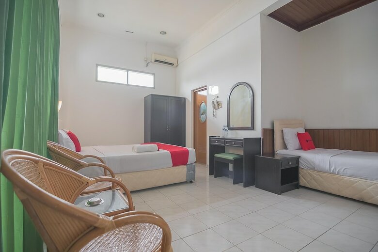 Hotel Reddoorz @ Jalan R.e. Martadinata Sukabumi