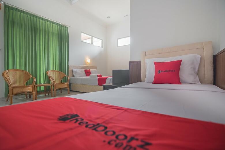 Hotel Reddoorz @ Jalan R.e. Martadinata Sukabumi