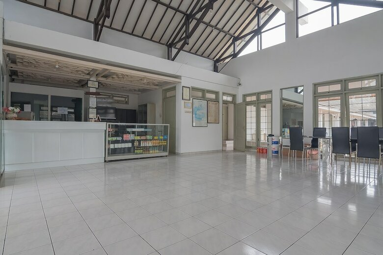 Hotel Reddoorz @ Jalan R.e. Martadinata Sukabumi